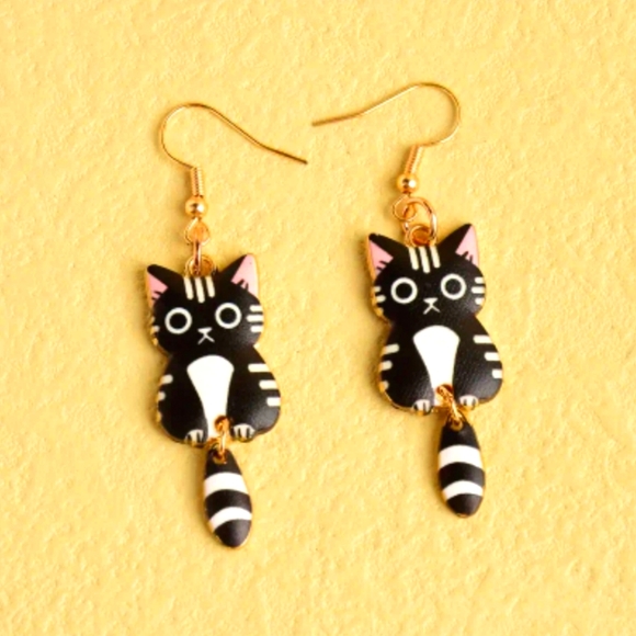 Black Cat Dangle Earrings - Picture 1 of 3